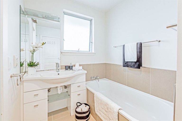 Photo of property in 21 Bucknell Street, Sockburn, Christchurch, 8042