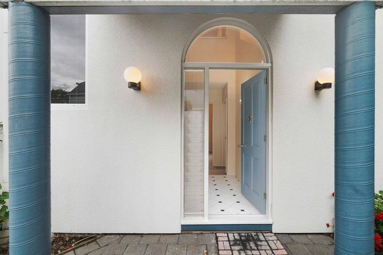 Photo of property in 4 Broadfell Avenue, Avonhead, Christchurch, 8042