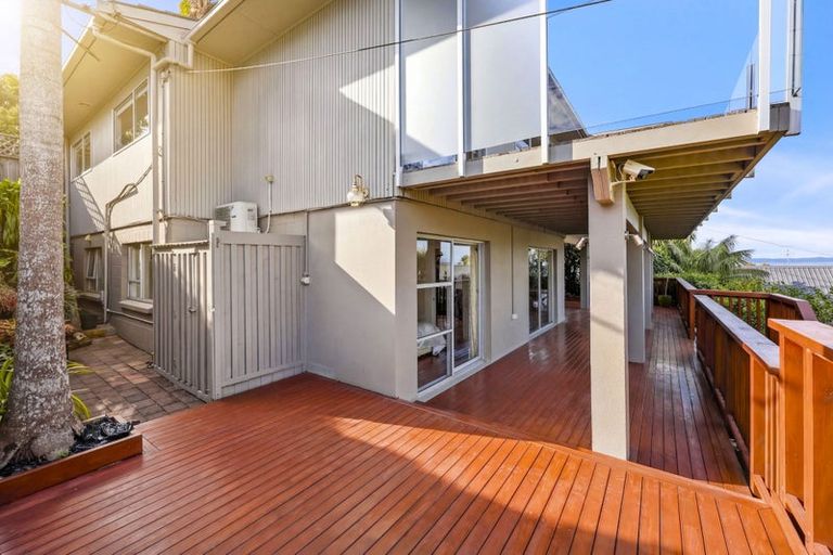 Photo of property in 1/5 Colmar Road, Mellons Bay, Auckland, 2014