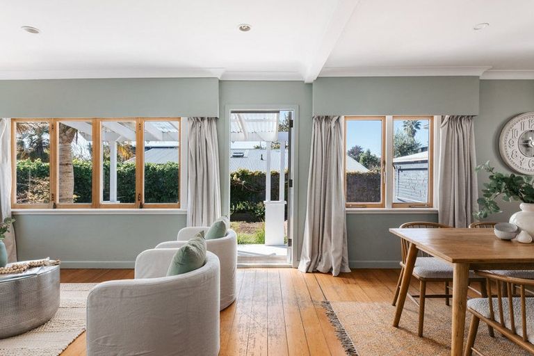 Photo of property in 77 Ngatai Road, Otumoetai, Tauranga, 3110