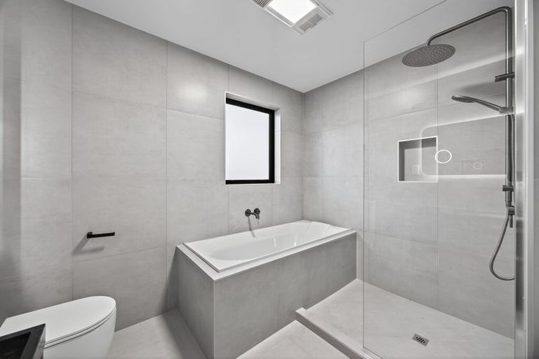 Photo of property in 27 Jandell Crescent, Bucklands Beach, Auckland, 2014