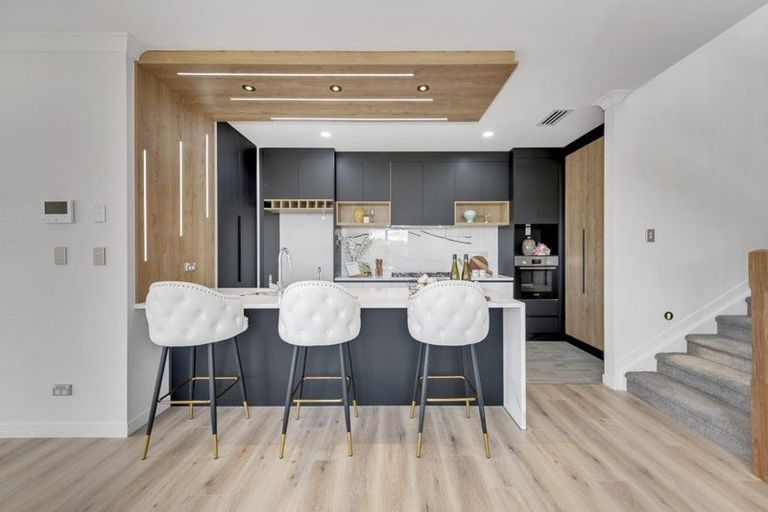 Photo of property in 2a Ballyalton Crescent, Flat Bush, Auckland, 2019