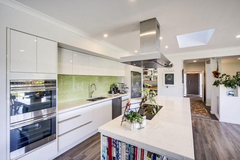 Photo of property in 73 Mcelwee Street, Jervoistown, Napier, 4112