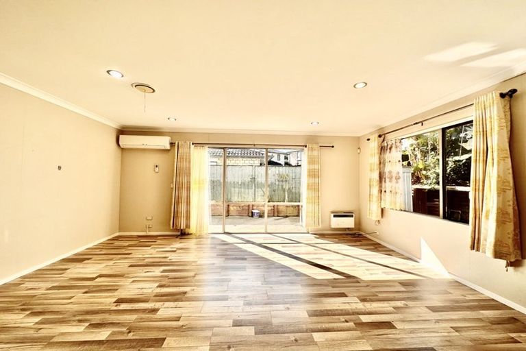 Photo of property in 23 Packspur Drive, Flat Bush, Auckland, 2016