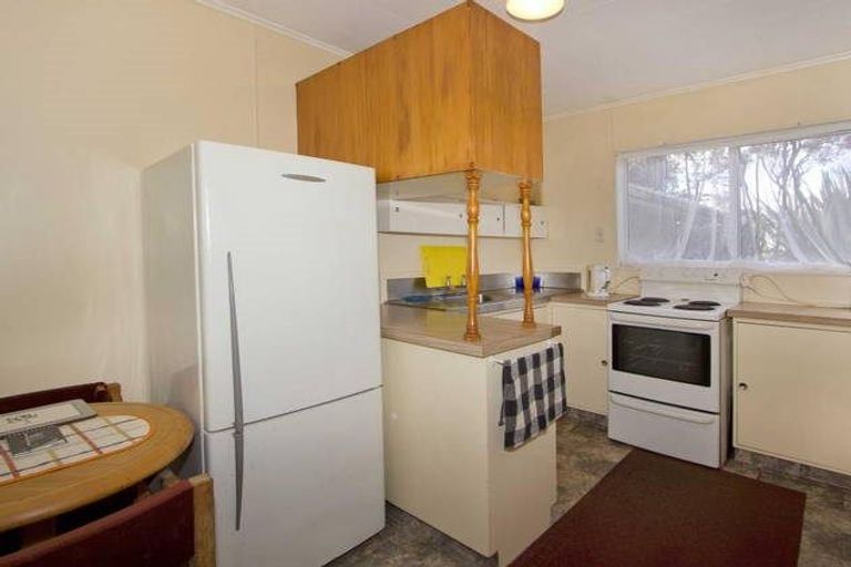 Photo of property in 2/66 Hine Road, Wainuiomata, Lower Hutt, 5014