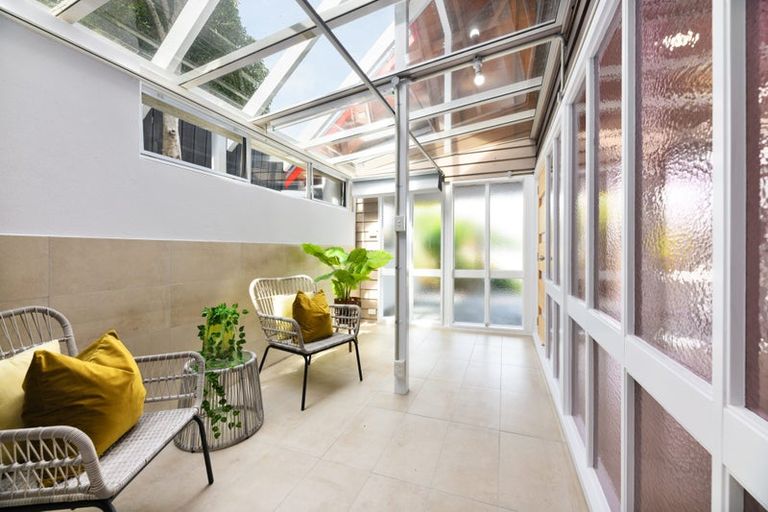 Photo of property in 5 Palmyra Way, Half Moon Bay, Auckland, 2012