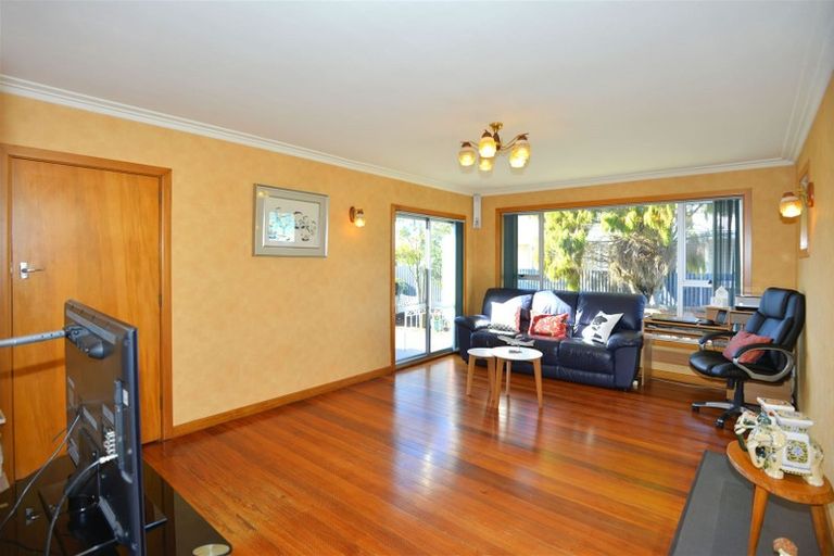 Photo of property in 32 Dunedin Street, Redwood, Christchurch, 8051