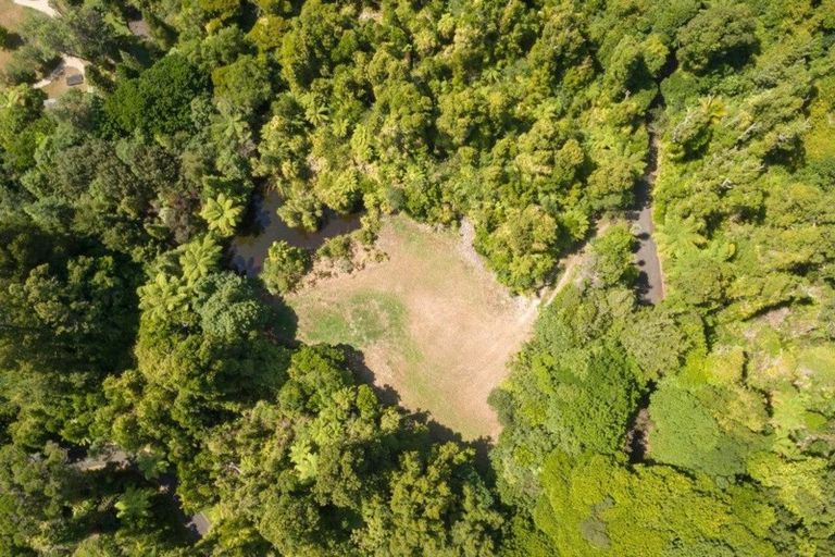 Photo of property in 42 Manu Grove, Waikanae, 5036