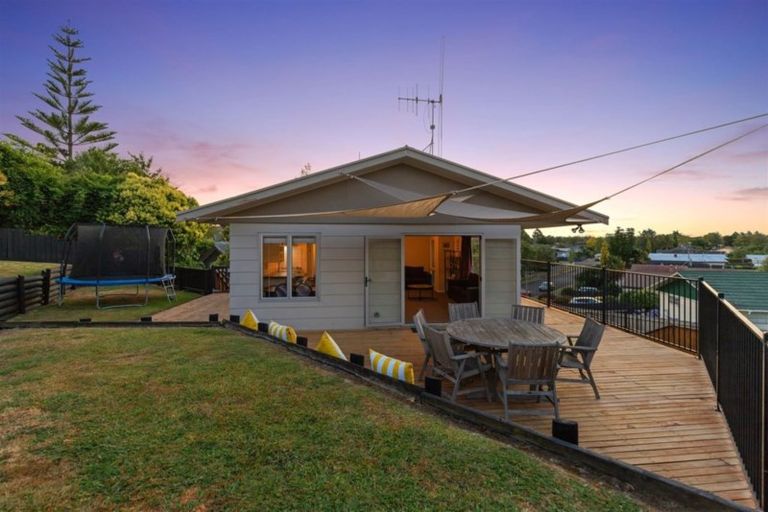 Photo of property in 25 Cypress Crescent, Pukete, Hamilton, 3200