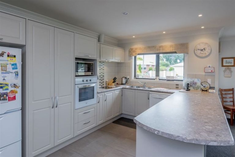 Photo of property in 19 Kent Street, Levin, 5510