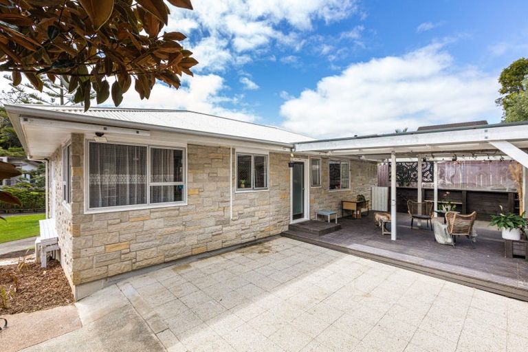 Photo of property in 64 Lemnos Place, Titirangi, Auckland, 0604