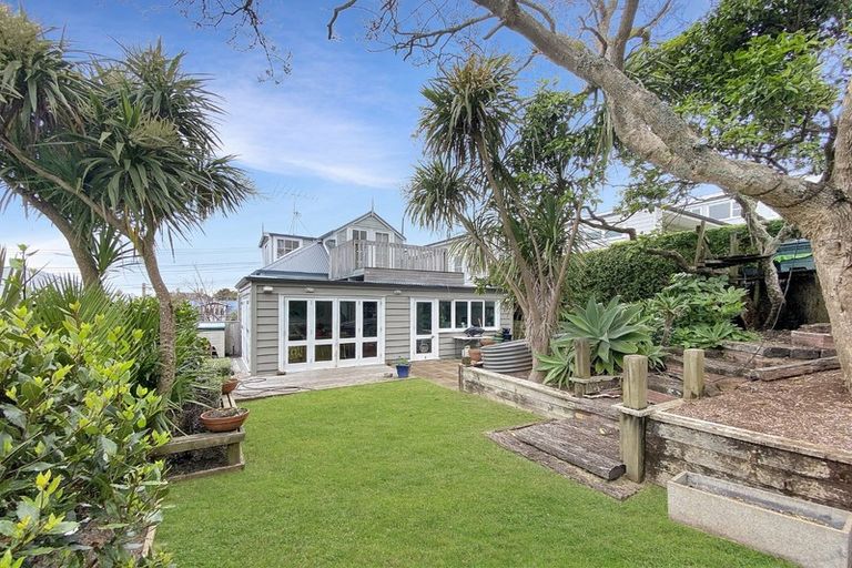 Photo of property in 19 St Aubyn Street, Devonport, Auckland, 0624