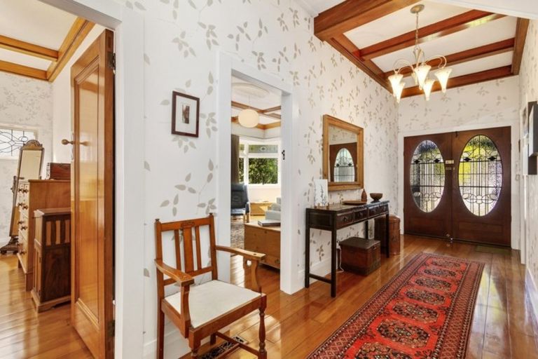 Photo of property in 17 Saint Albans Grove, Woburn, Lower Hutt, 5010