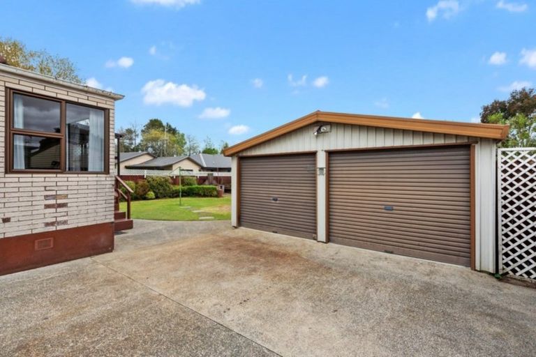 Photo of property in 27 Montgomery Crescent, Bader, Hamilton, 3206