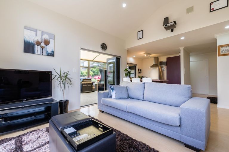 Photo of property in 22 Pyrite Street, Westgate, Auckland, 0614