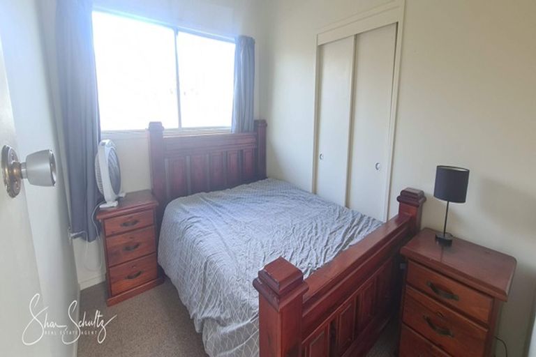 Photo of property in 35 Whaka Street, Maungaturoto, 0520
