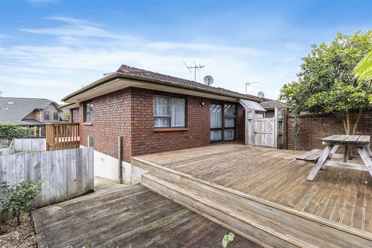 Photo of property in 3/54 Wellington Street, Howick, Auckland, 2014