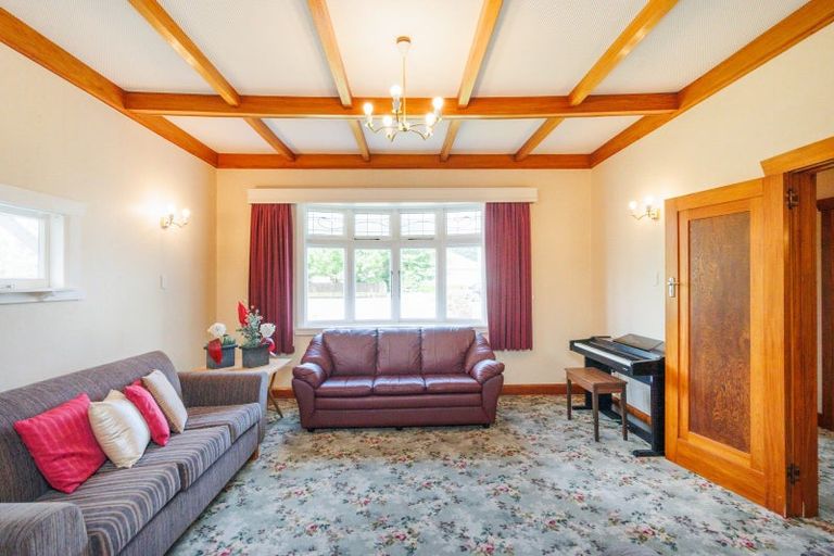 Photo of property in 19 Brightwater Terrace, Terrace End, Palmerston North, 4410