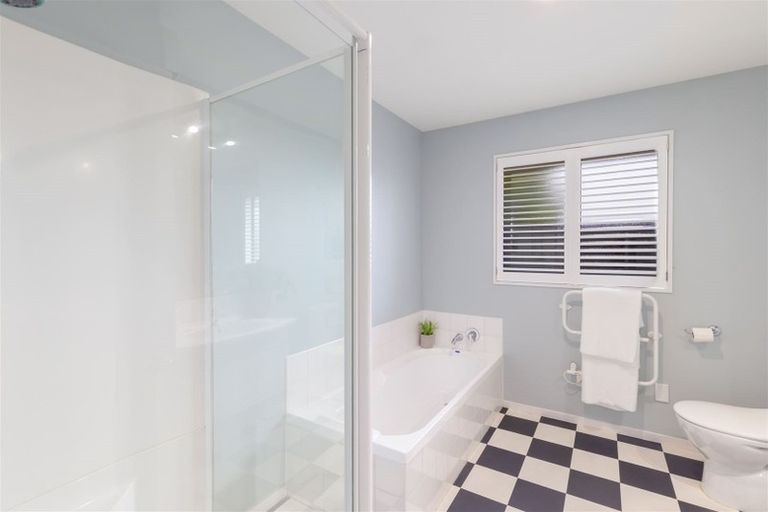 Photo of property in 82a Bryndwr Road, Bryndwr, Christchurch, 8052