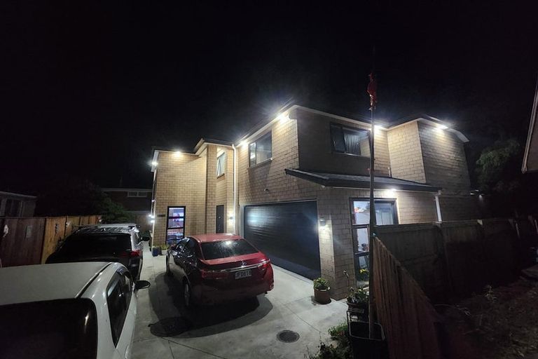 Photo of property in 96a Beaumonts Way, Manurewa, Auckland, 2102