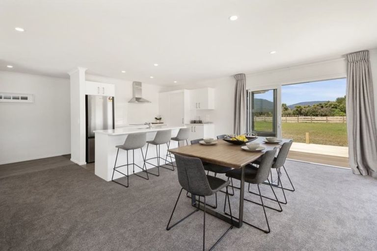 Photo of property in 13 Kahikatea Drive, Kinloch, Taupo, 3377