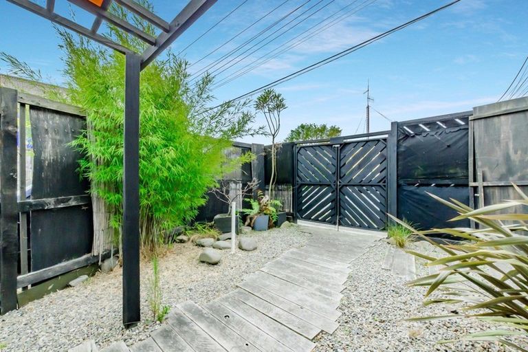 Photo of property in 14 Elizabeth Street, Waikanae, 5036