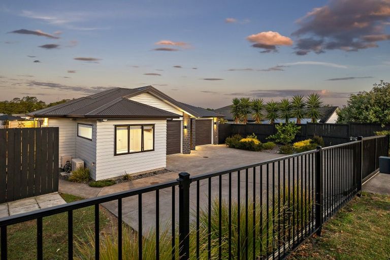 Photo of property in 60 Matua Road, Huapai, Kumeu, 0810
