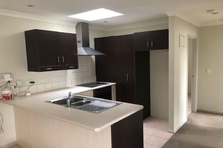 Photo of property in 2/80 Gunner Drive, Te Atatu Peninsula, Auckland, 0610