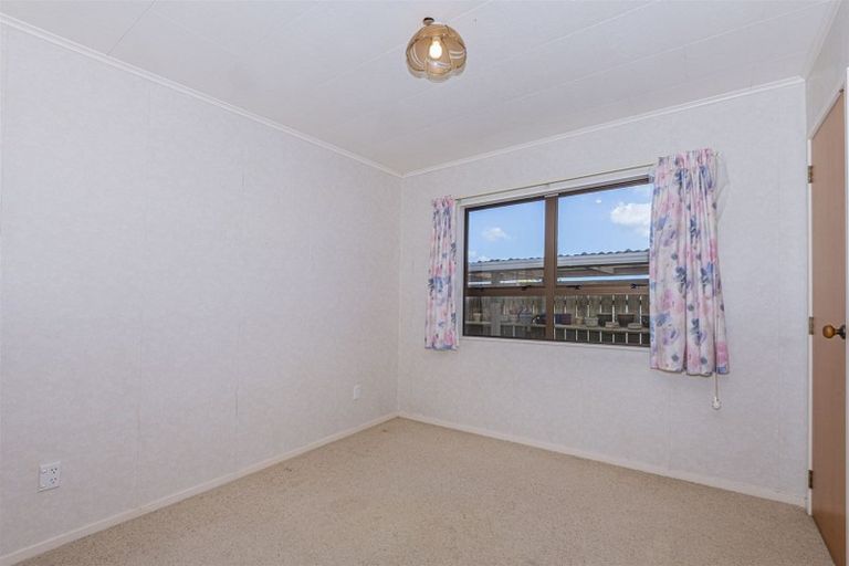 Photo of property in 2 Graham Street, One Tree Point, 0118