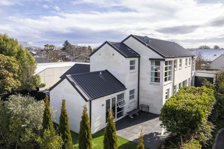 Photo of property in 98a Watford Street, Strowan, Christchurch, 8052