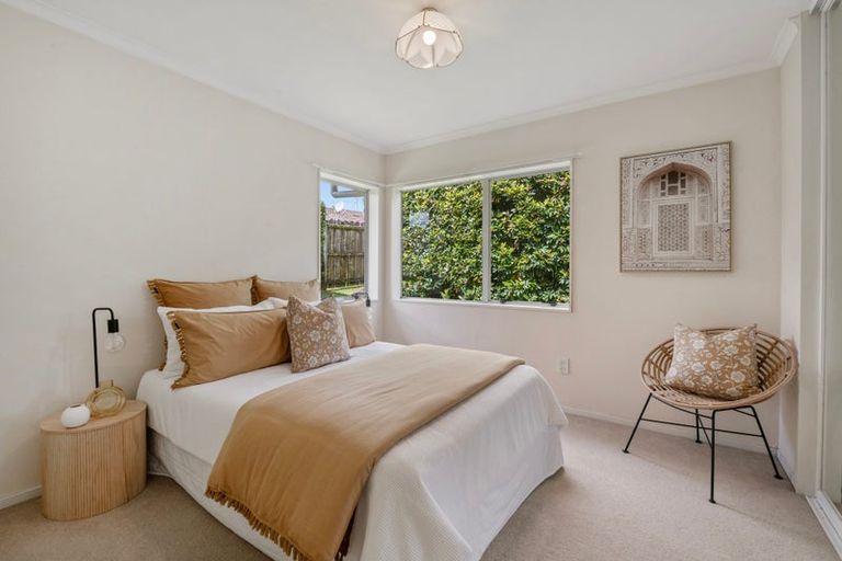 Photo of property in 22 Vanderbilt Parade, Albany, Auckland, 0632