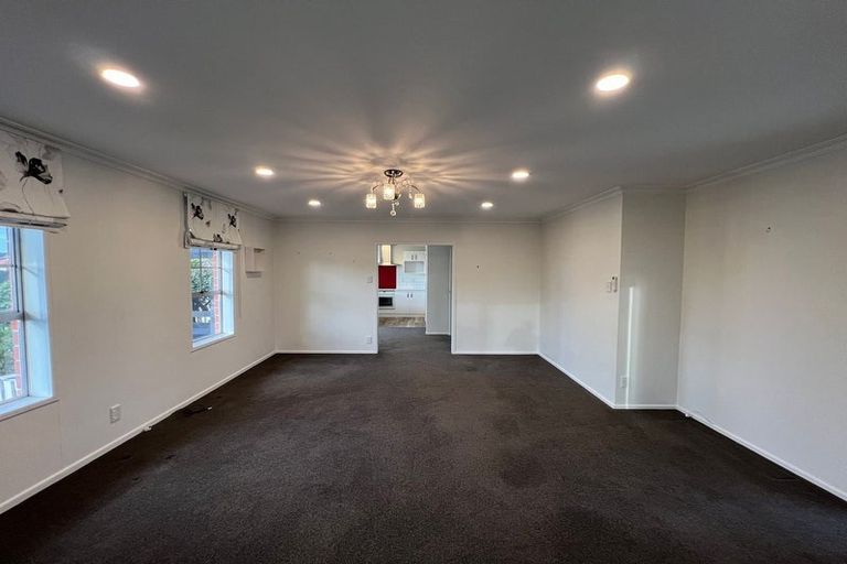 Photo of property in 1/1 Manson Place, Russley, Christchurch, 8042