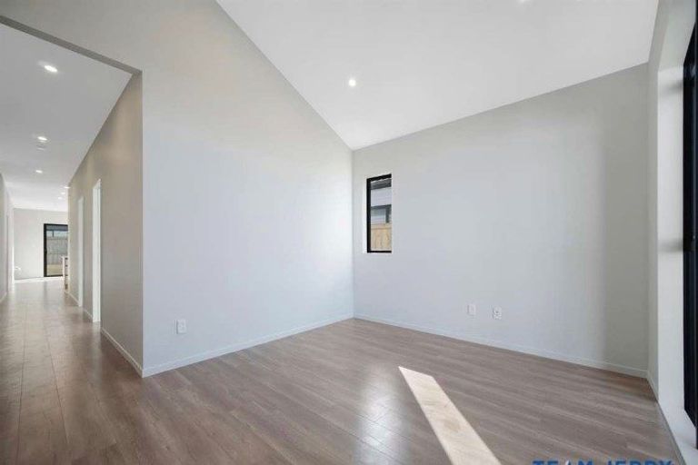 Photo of property in 17 Huringa Road, Karaka, Papakura, 2113