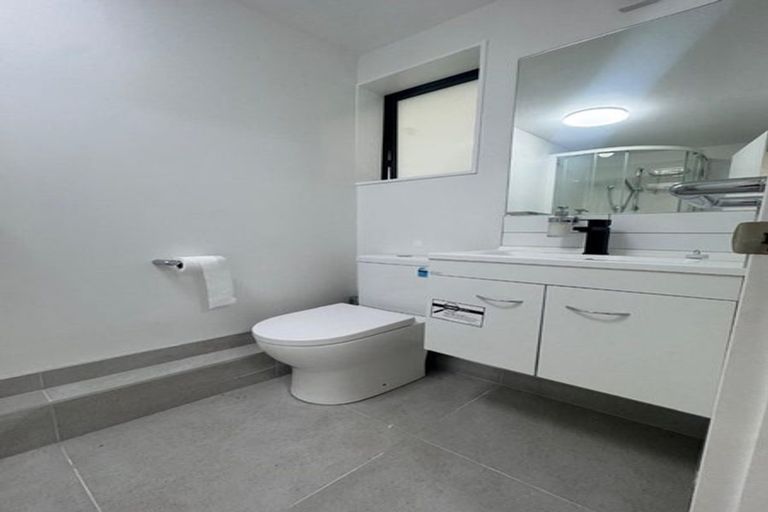 Photo of property in 14 Hurstbourn Priors, Goodwood Heights, Auckland, 2105