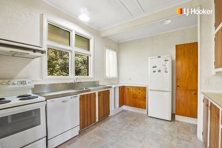 Photo of property in 1 Featherston Street, Macandrew Bay, Dunedin, 9014