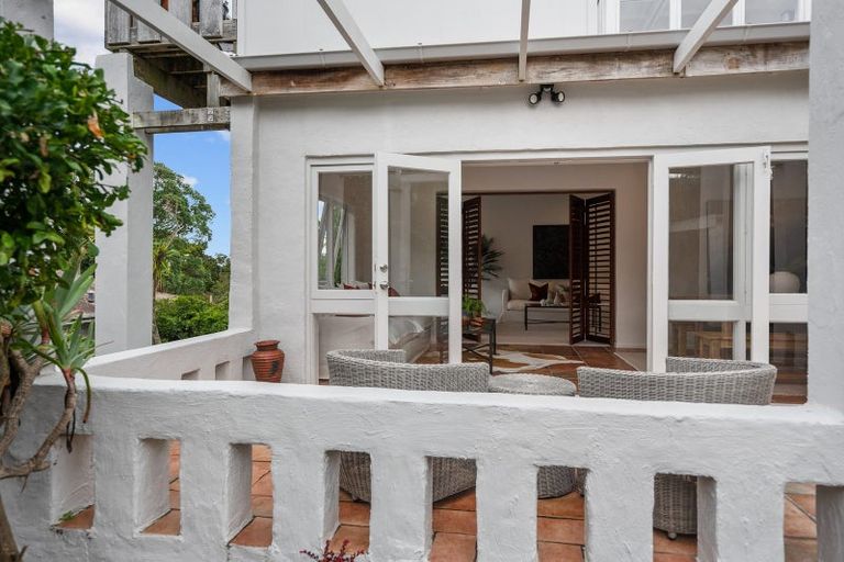 Photo of property in 194 Onewa Road, Birkenhead, Auckland, 0626