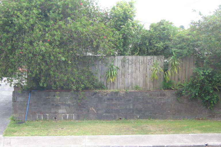 Photo of property in 2/70 Archers Road, Glenfield, Auckland, 0629