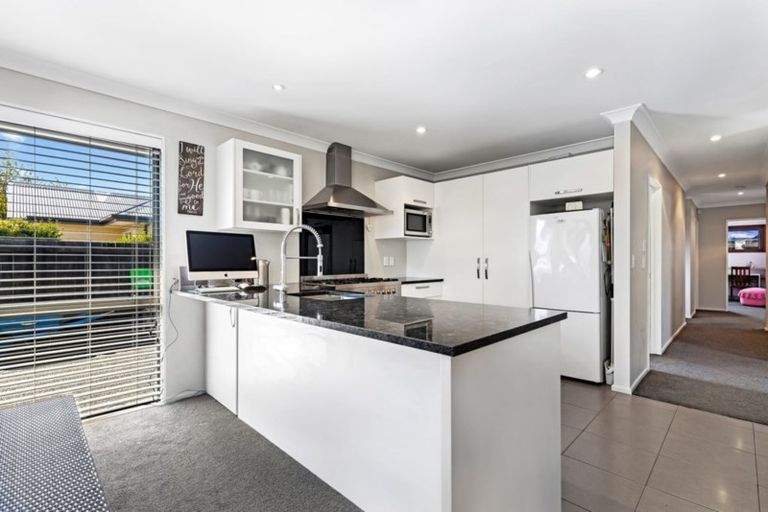 Photo of property in 17 Wairakei Road, Strowan, Christchurch, 8052