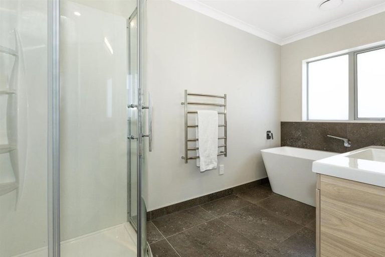 Photo of property in 35 Margaret Shields Avenue, Aotea, Porirua, 5024