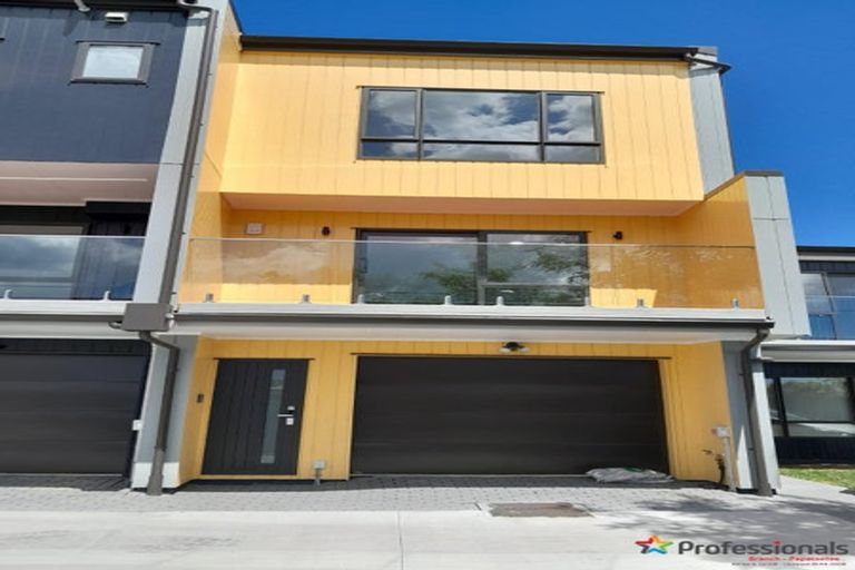 Photo of property in 10d White Road, Manurewa, Auckland, 2102