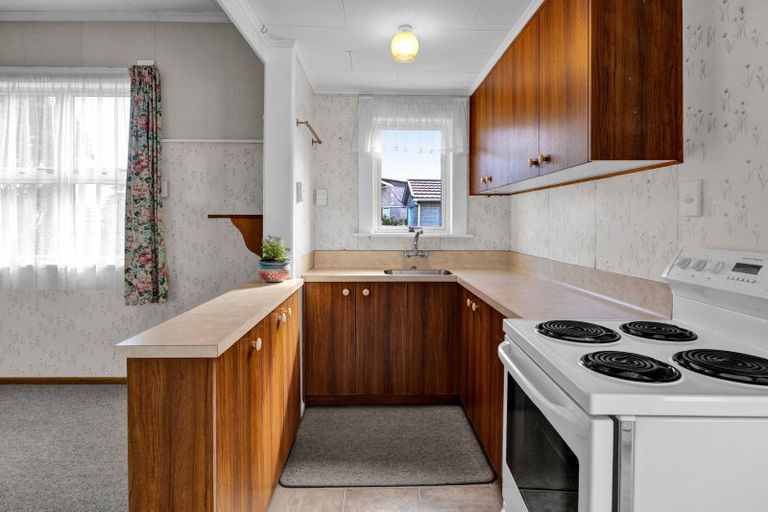 Photo of property in 16 Layard Street, Opunake, 4616