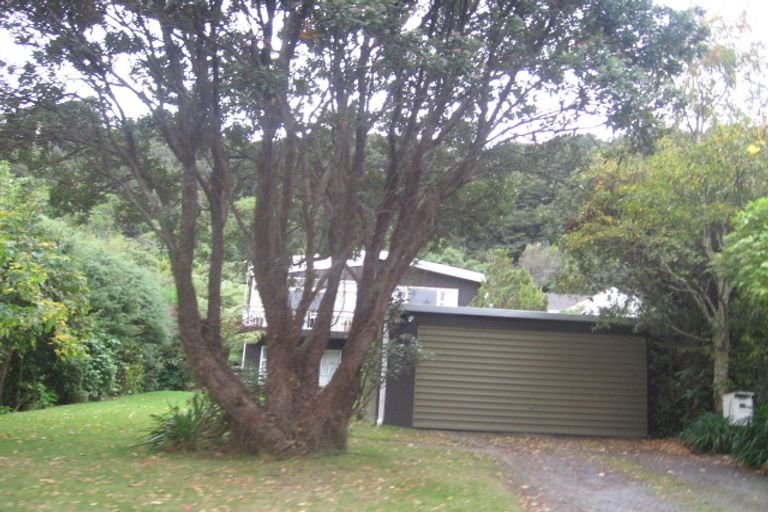 Photo of property in 17 Walter Road, Lowry Bay, Lower Hutt, 5013