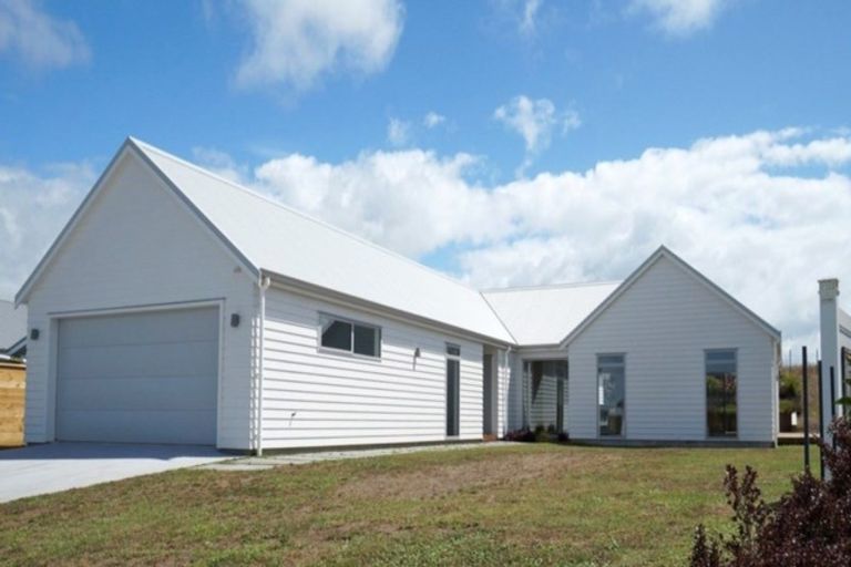 Photo of property in 68 Stace Hopper Drive, One Tree Point, 0118