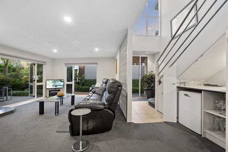 Photo of property in 2/37 Newhaven Terrace, Mairangi Bay, Auckland, 0630