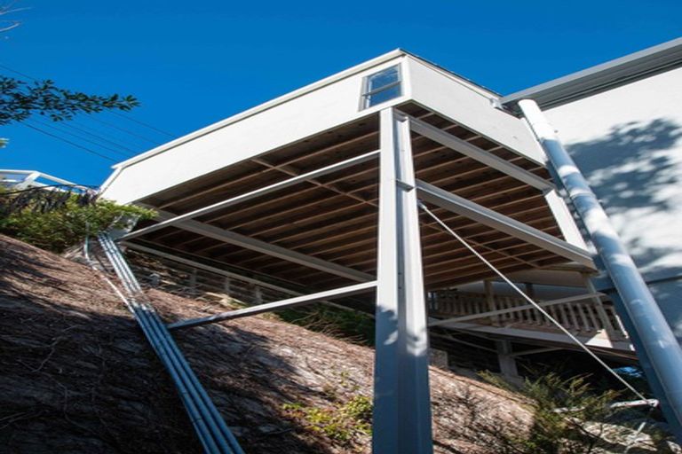 Photo of property in 42 Fairview Crescent, Kelburn, Wellington, 6012