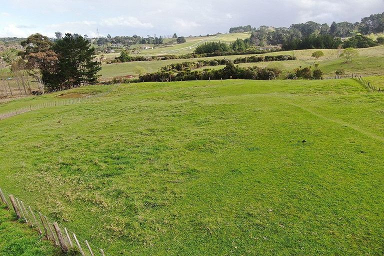 Photo of property in 42 Spur Road, Stillwater, Silverdale, 0993