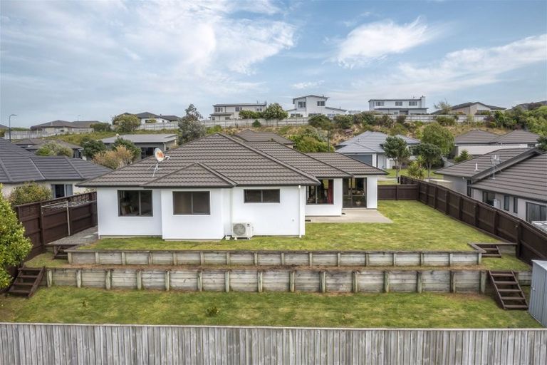 Photo of property in 17 Tongariro Drive, Aotea, Porirua, 5024