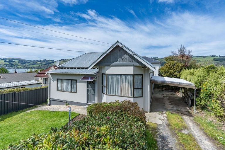 Photo of property in 7 Athol Place, Ravensbourne, Dunedin, 9022