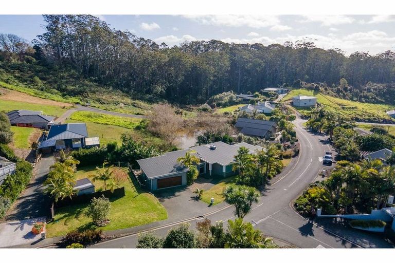 Photo of property in 13 Alderton Drive, Kerikeri, 0230