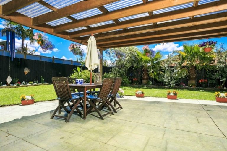 Photo of property in 17 Te Wharau Drive, Greenhithe, Auckland, 0632